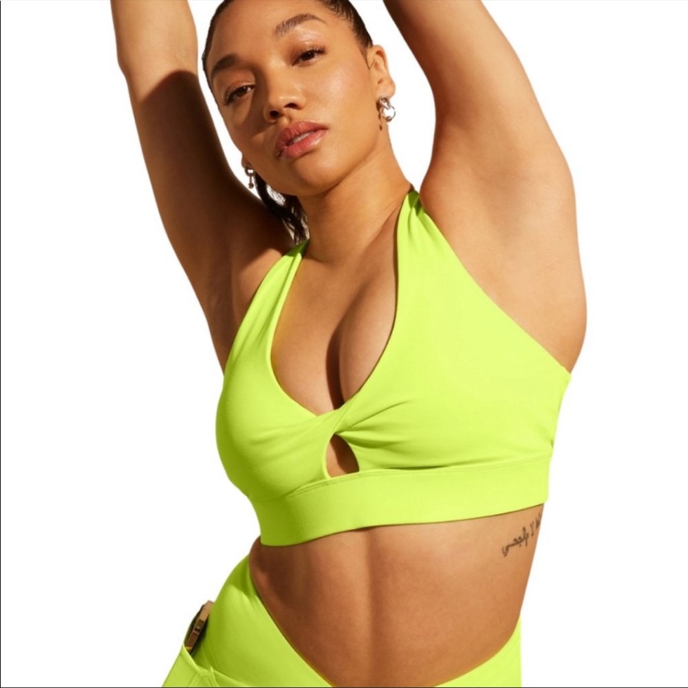 Fabletics Oasis Twist Sports Bra in Neon, Large NWT